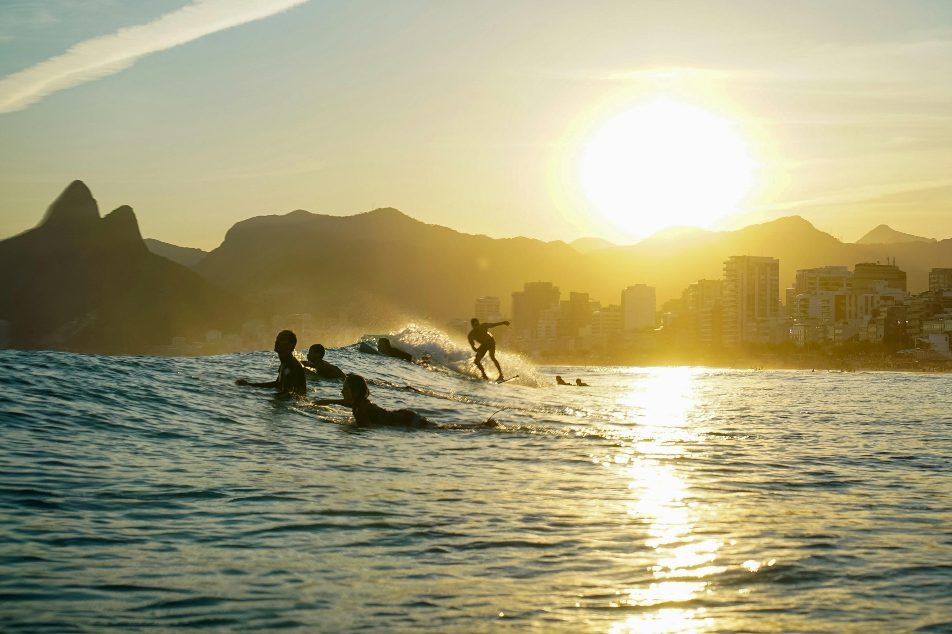 Aulas de Surf O Rio e o Mar foram feitos um para o outro