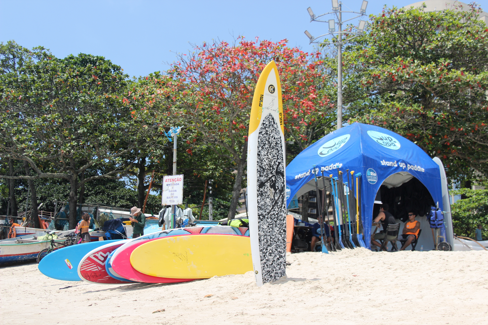 Stand Up Paddle in Copacabana Angenehmer und unterhaltsamer Wassersport !