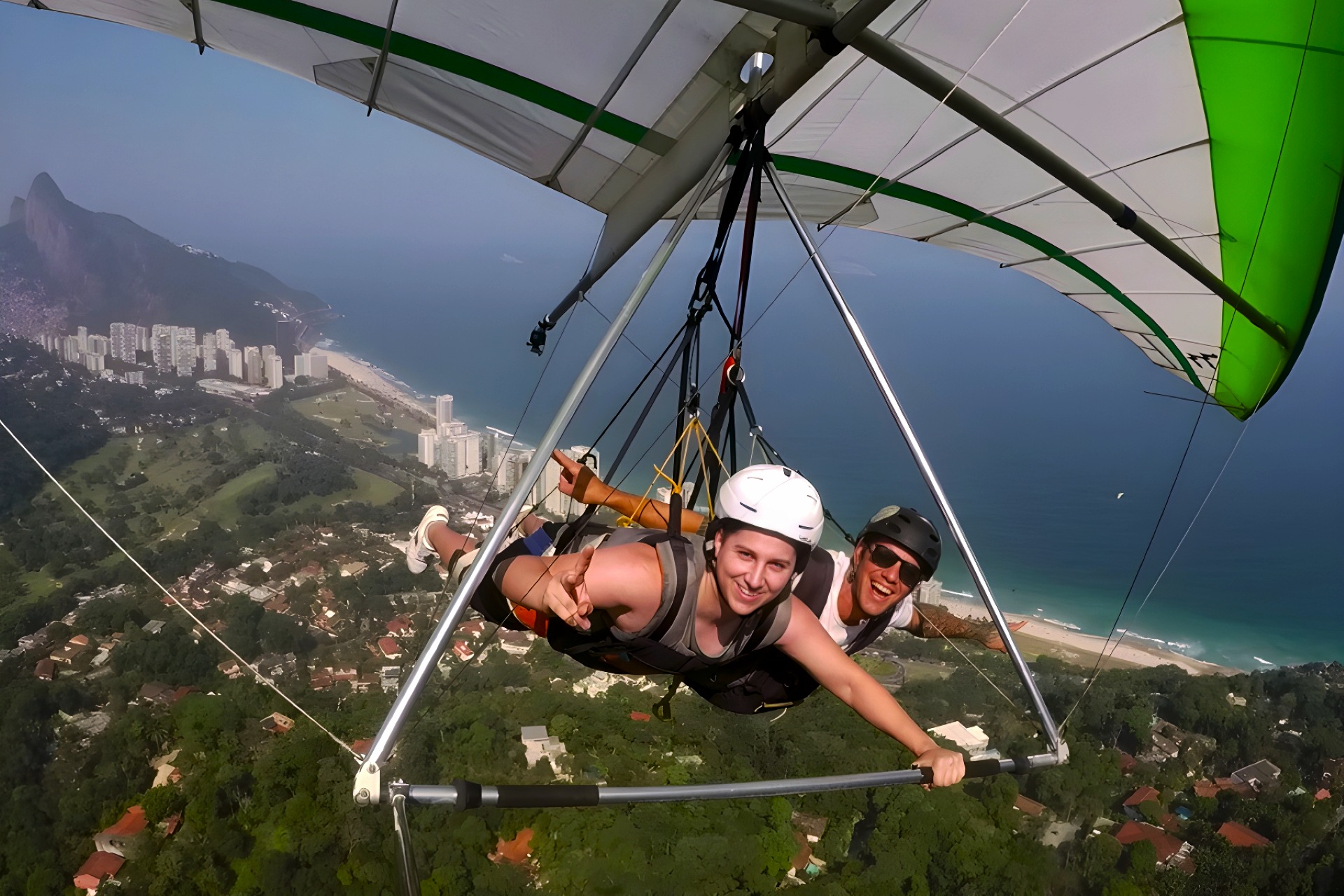 Erleben Sie einen Gleitschirmflug! Pures Adrenalin für unvergessliche Momente in Rio
