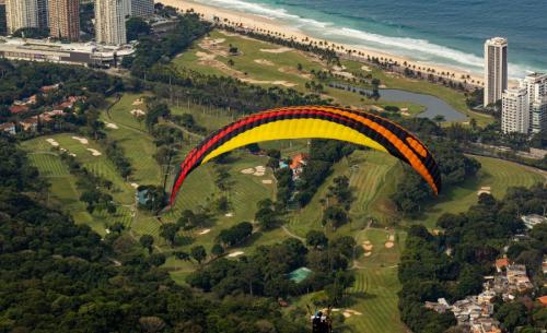 Parapente: Sinta a emoção de tocar o céu! 