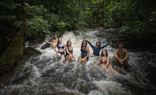 Sumérgete en el corazón de la selva amazónica y vive como los nativos
